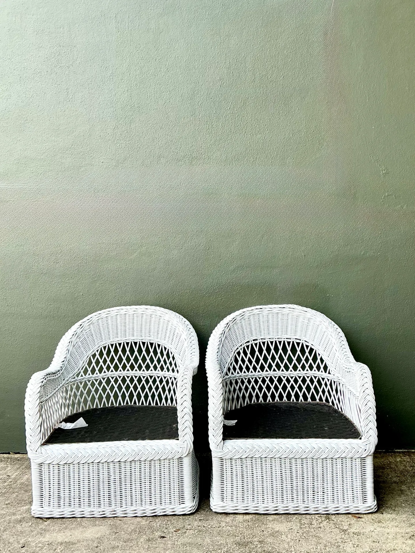 Vintage Lexington Braided White Rattan Lounge Chairs - A Pair — additional photo 8