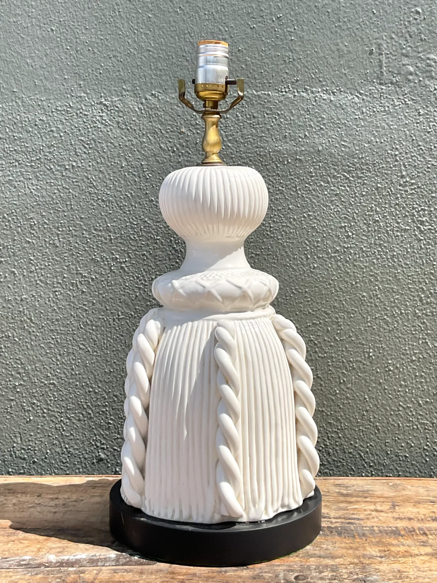 Vintage Ceramic Rope Detail Table Lamp — additional photo 3