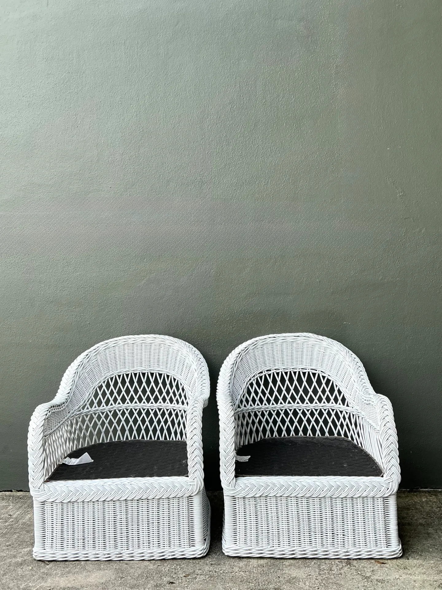 Vintage Lexington Braided White Rattan Lounge Chairs - A Pair — additional photo 6