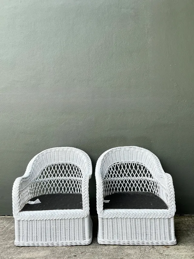 Vintage Lexington Braided White Rattan Lounge Chairs - A Pair — additional photo 6