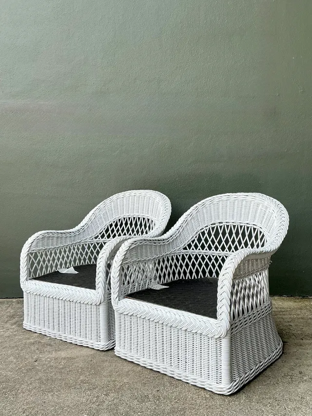 Vintage Lexington Braided White Rattan Lounge Chairs - A Pair — additional photo 4