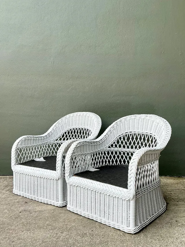 Vintage Lexington Braided White Rattan Lounge Chairs - A Pair — additional photo 2