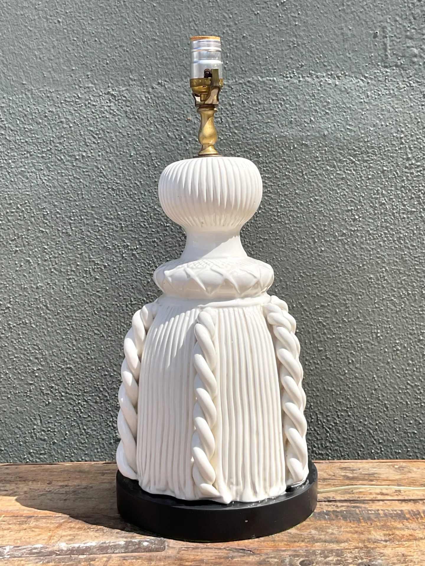 Vintage Ceramic Rope Detail Table Lamp — additional photo 5