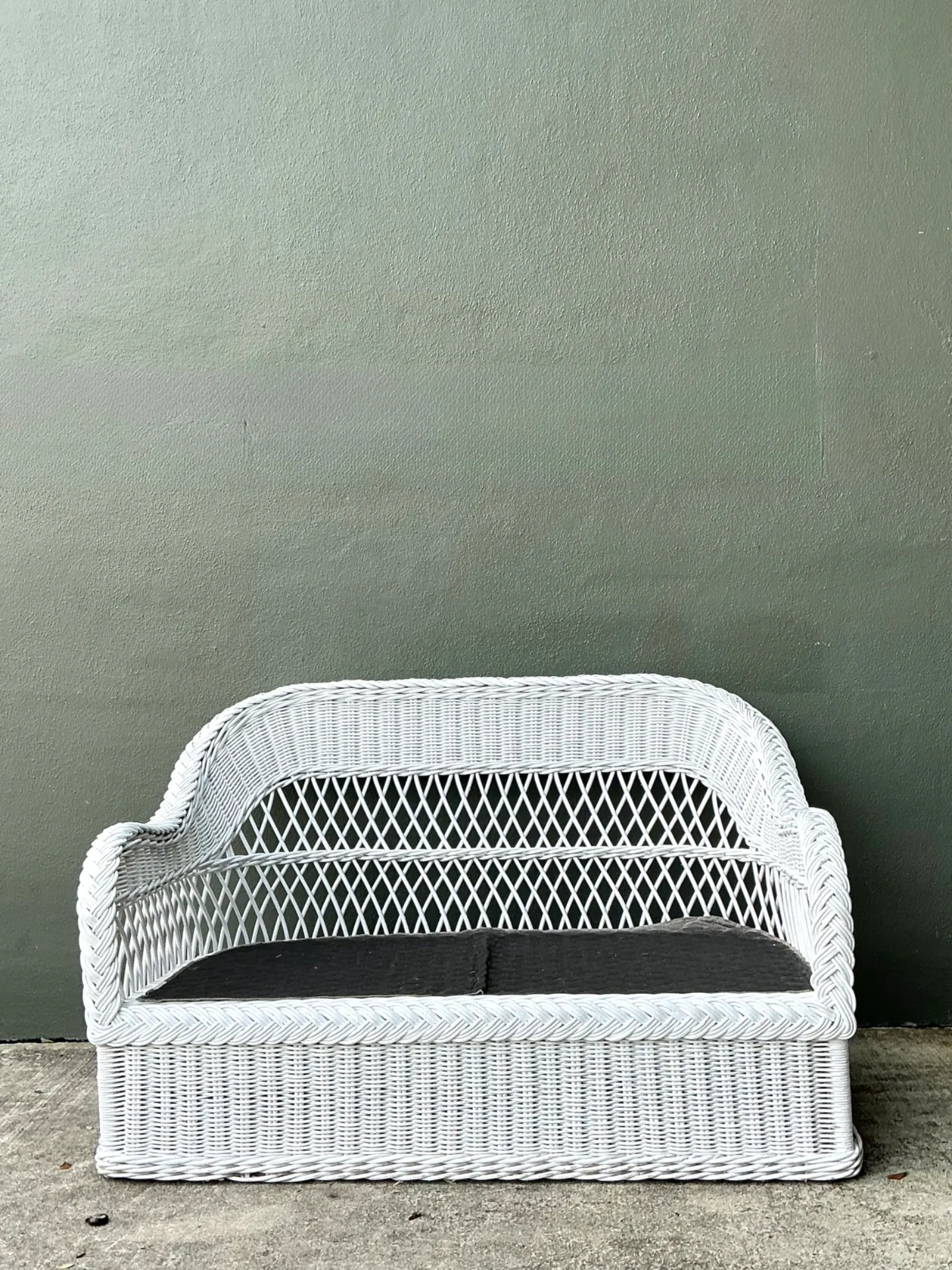 Vintage Lexington Braided White Rattan Love Seat — additional photo 4