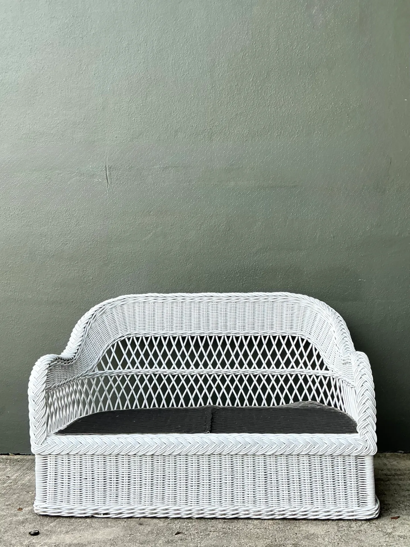 Vintage Lexington Braided White Rattan Love Seat — additional photo 2