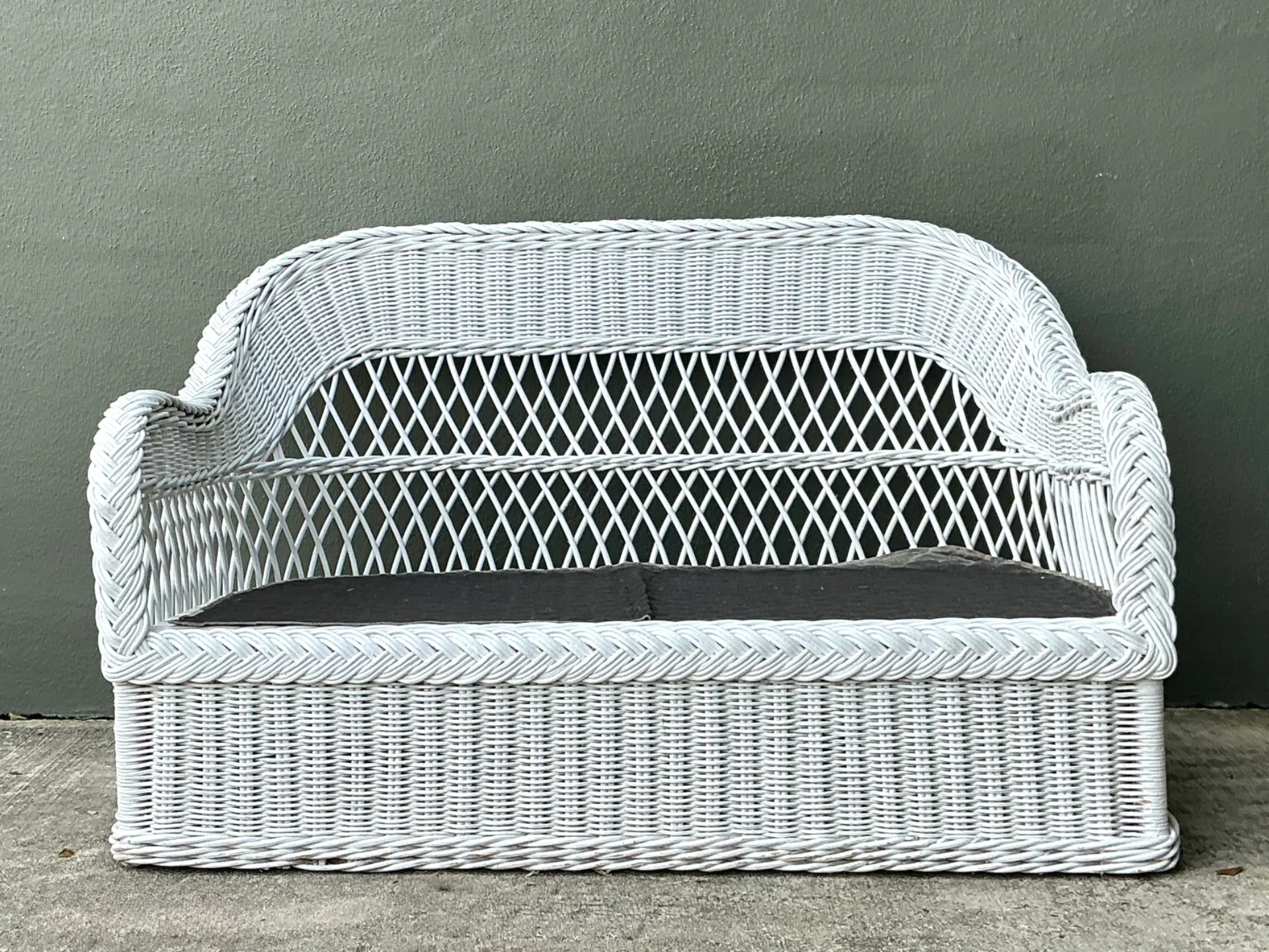 Vintage Lexington Braided White Rattan Love Seat — additional photo 6