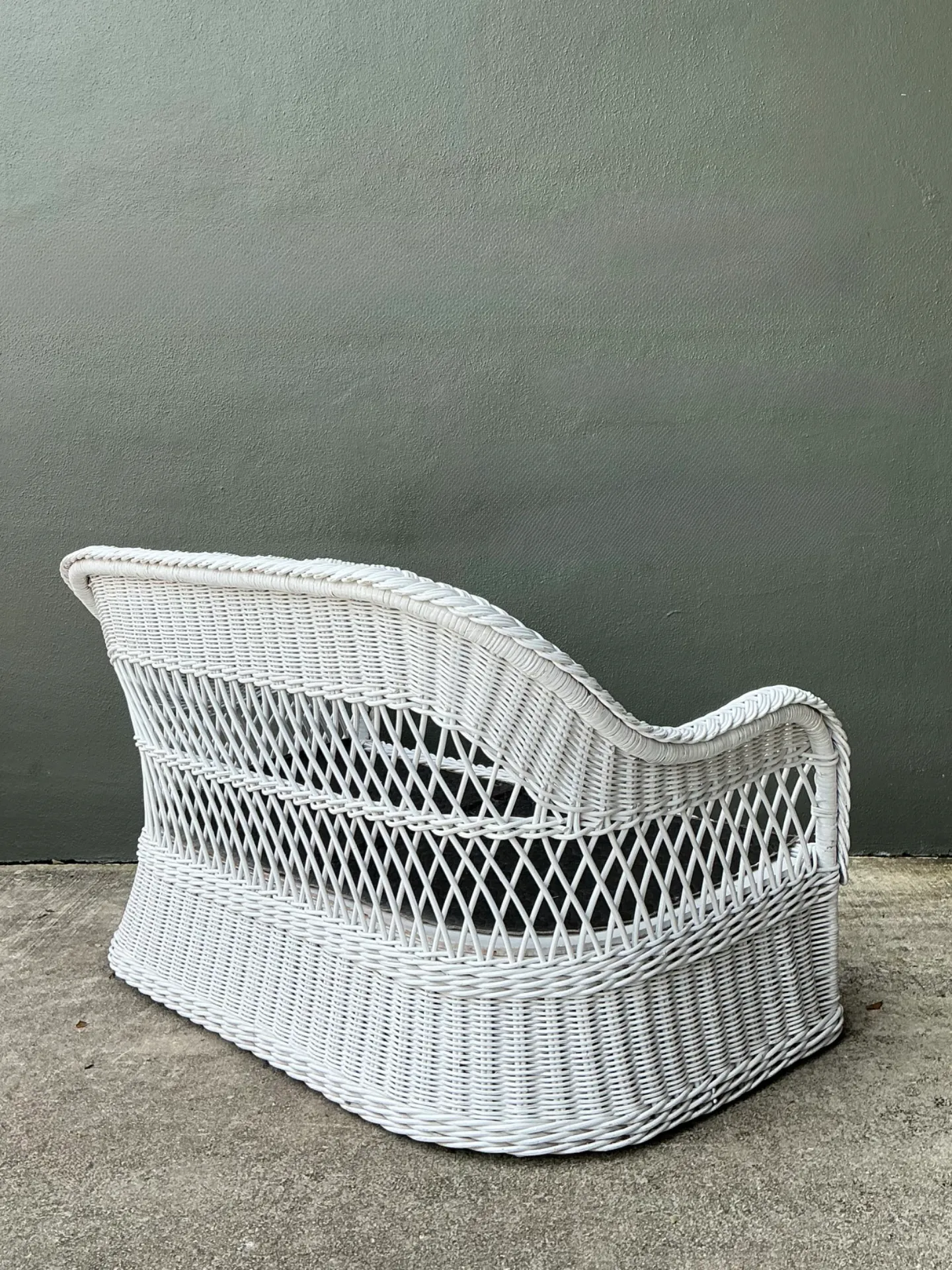 Vintage Lexington Braided White Rattan Love Seat — additional photo 5