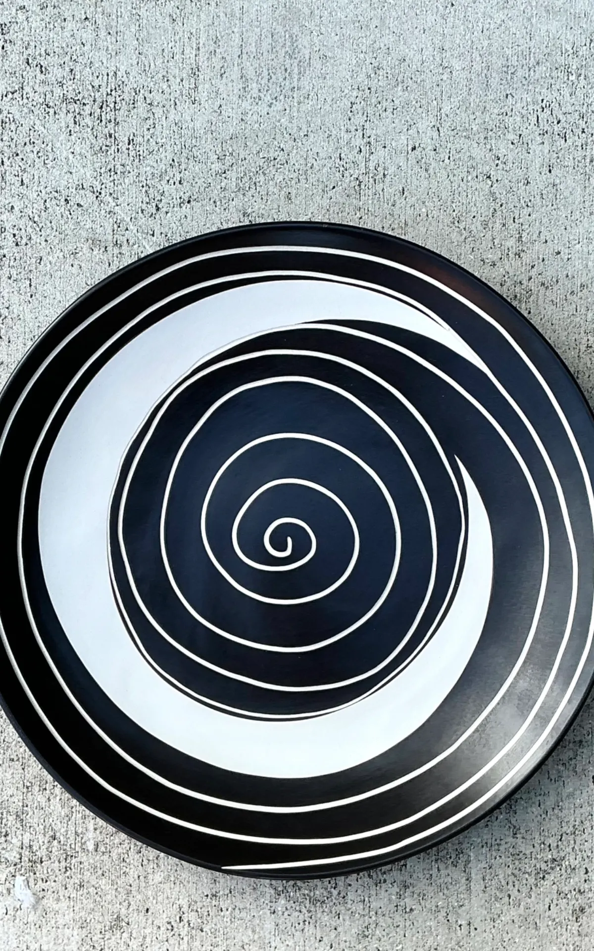 Vintage Monumental Black and White Spiral Ceramic Plate — additional photo 6