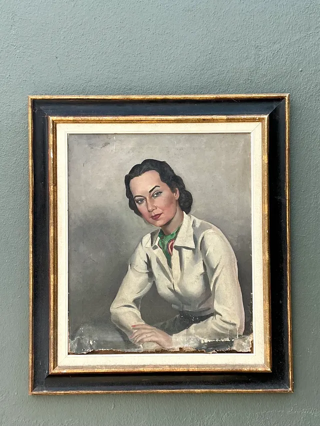 Vintage Distressed Portrait Of Woman in Gilt Frame — additional photo 6