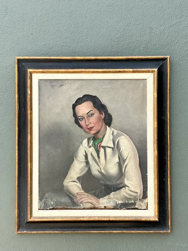 Vintage Distressed Portrait Of Woman in Gilt Frame — additional photo 2