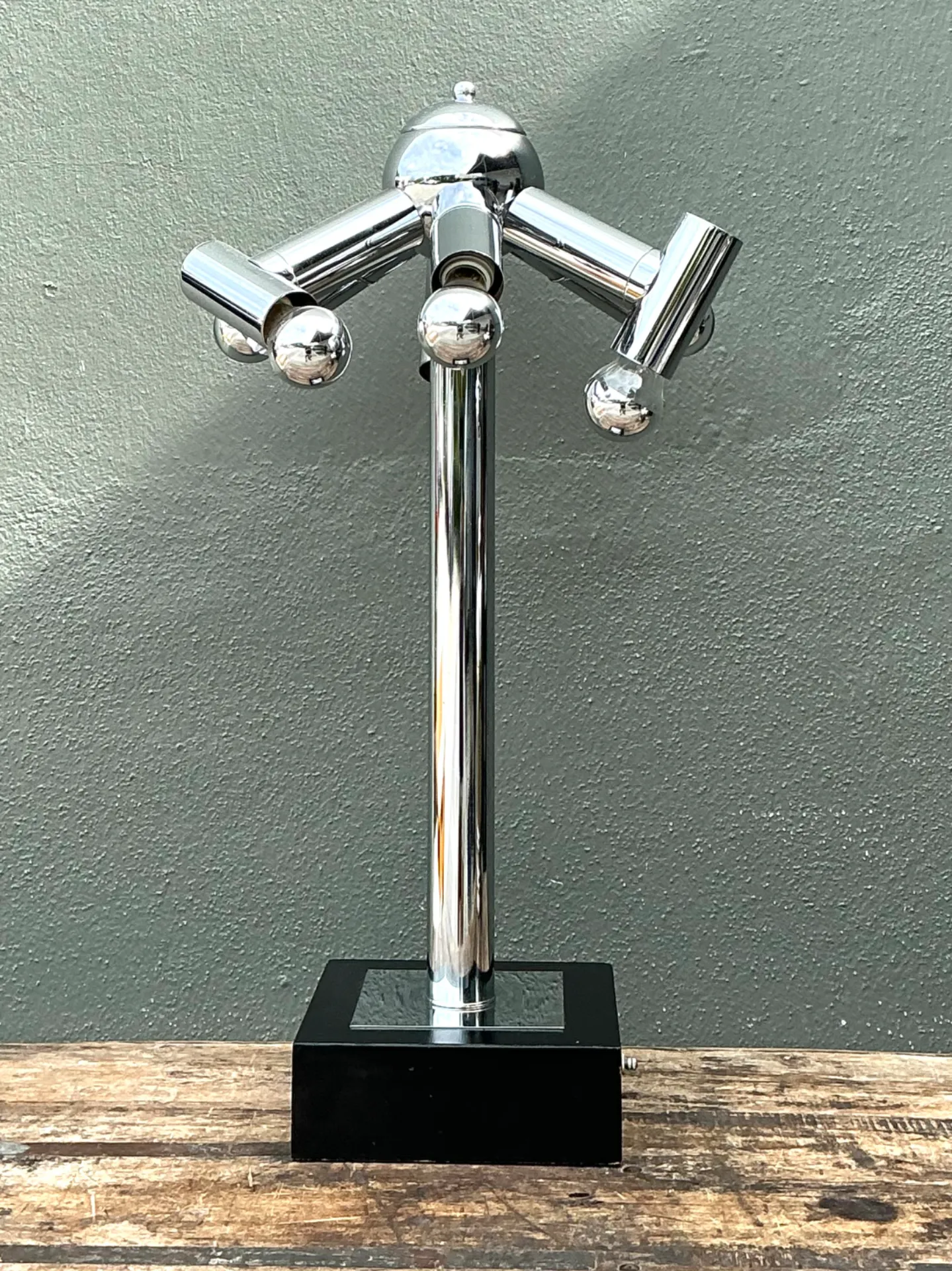 Vintage Modernist Chrome Table Lamp After Robert Sonneman — additional photo 5