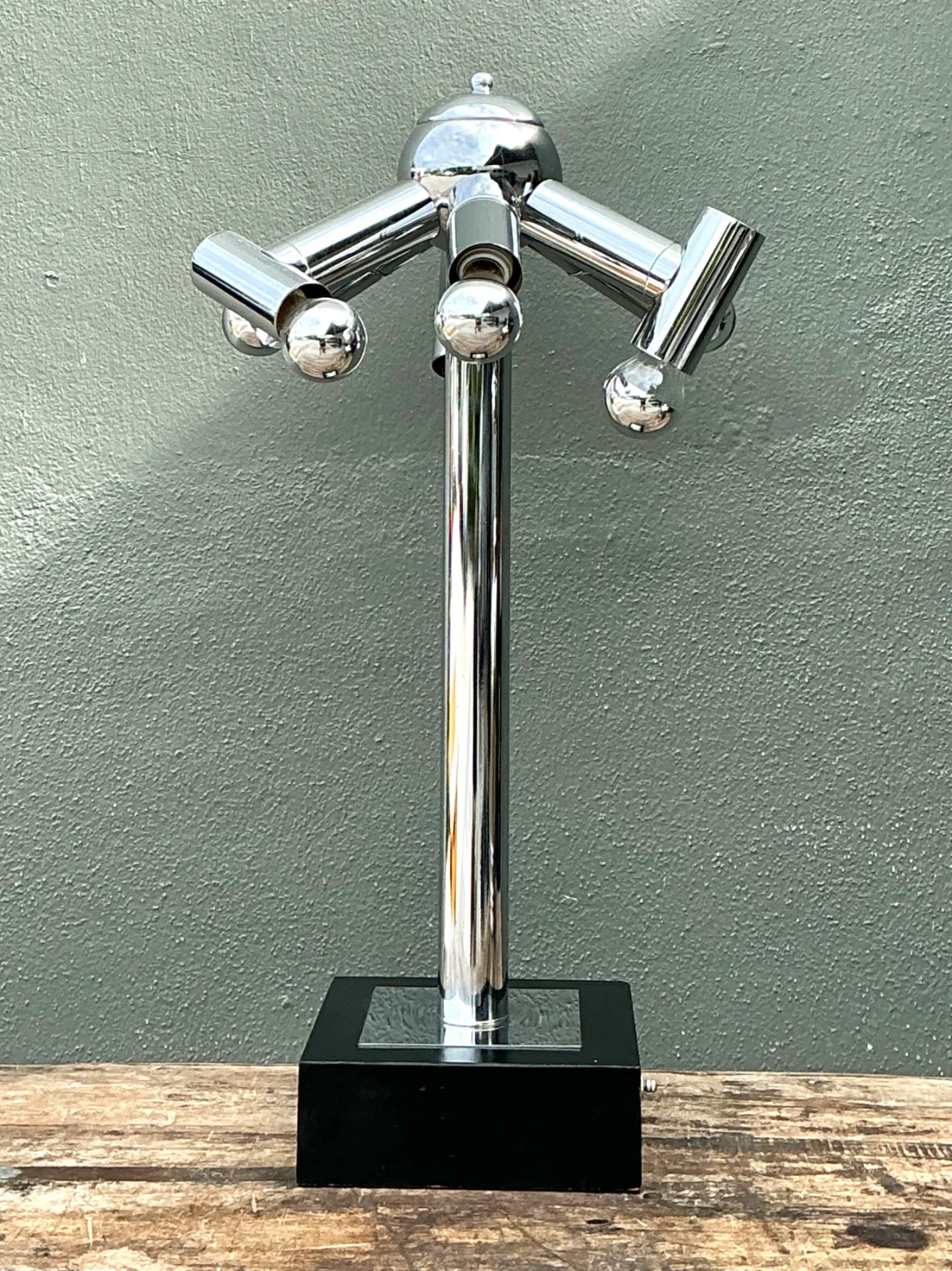 Vintage Modernist Chrome Table Lamp After Robert Sonneman — additional photo 4