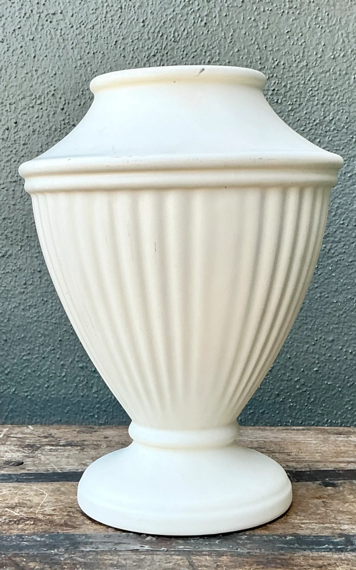 Vintage Haeger Ivory Fluted Vase — additional photo 7