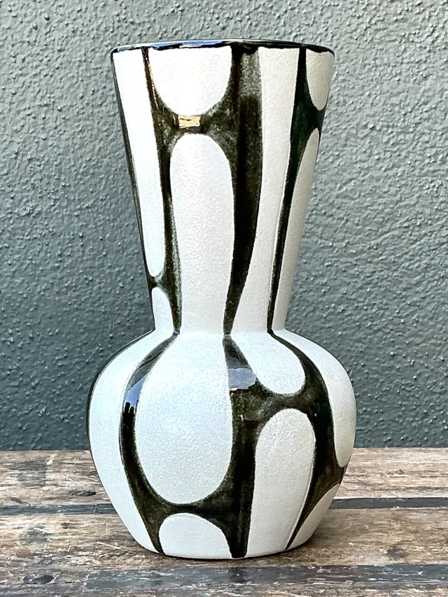 Vintage Abstract Design Ceramic Vase — additional photo 1