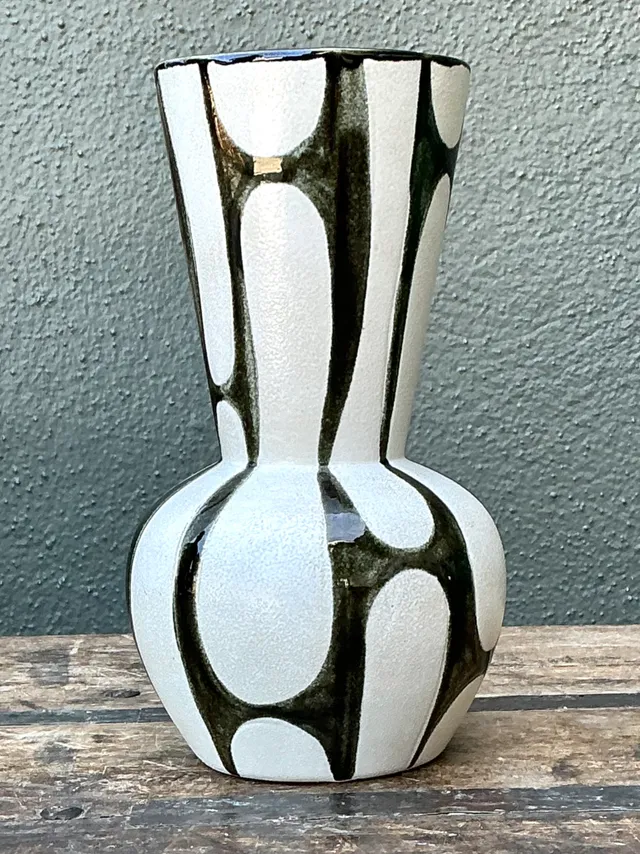Vintage Abstract Design Ceramic Vase — additional photo 7