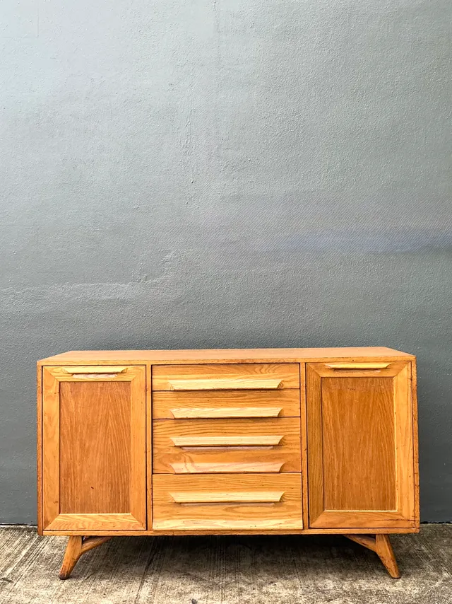 Mid-Century Modern Oak Sideboard — additional photo 7
