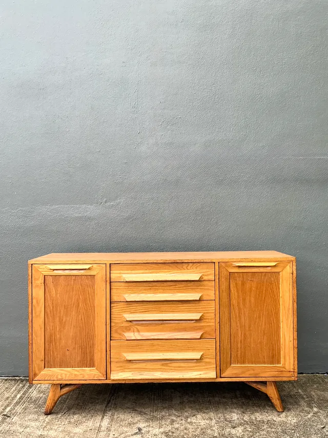 Mid-Century Modern Oak Sideboard — additional photo 8