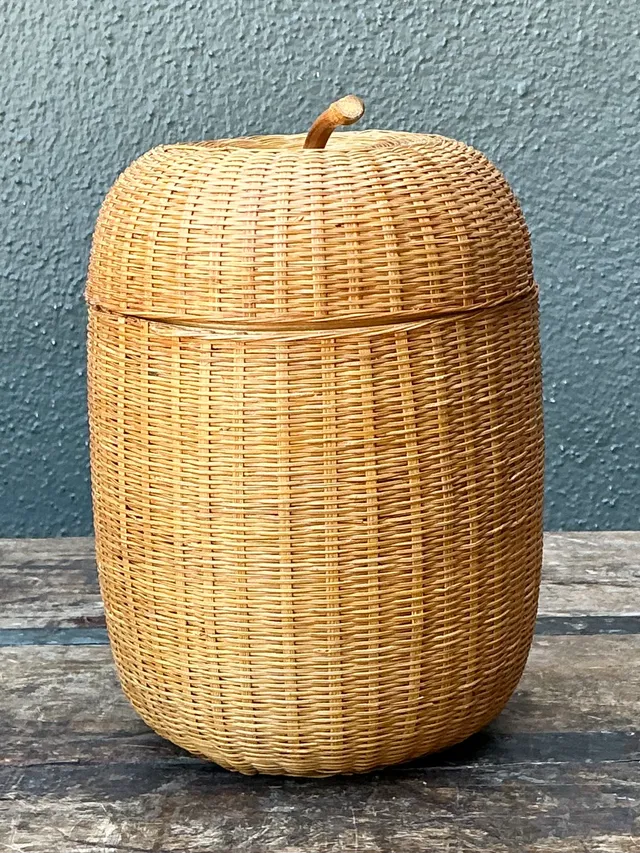 Vintage Woven Rattan Lidded Basket — additional photo 4