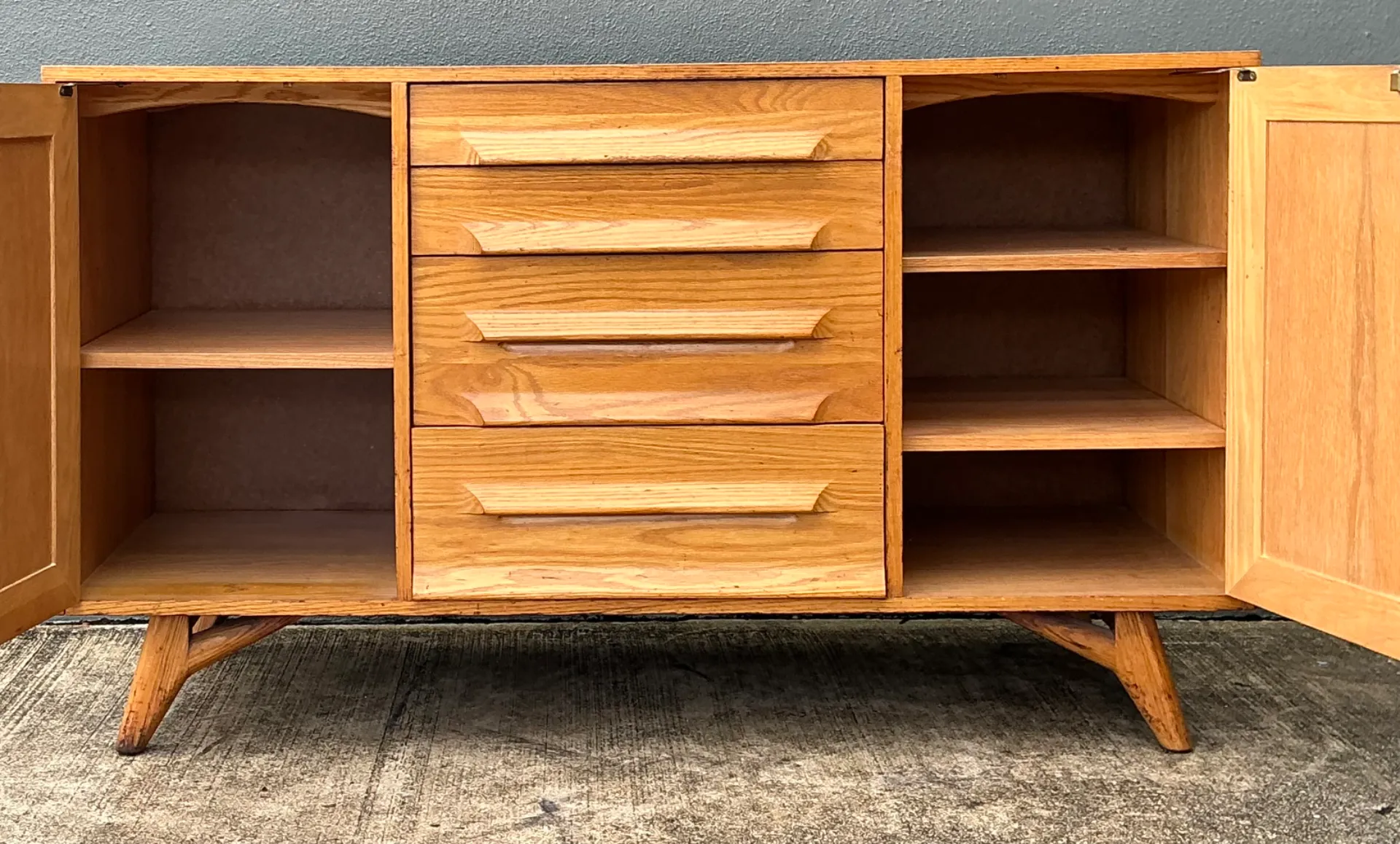 Mid-Century Modern Oak Sideboard — additional photo 1