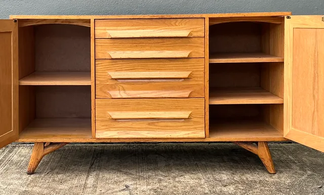 Mid-Century Modern Oak Sideboard — additional photo 1