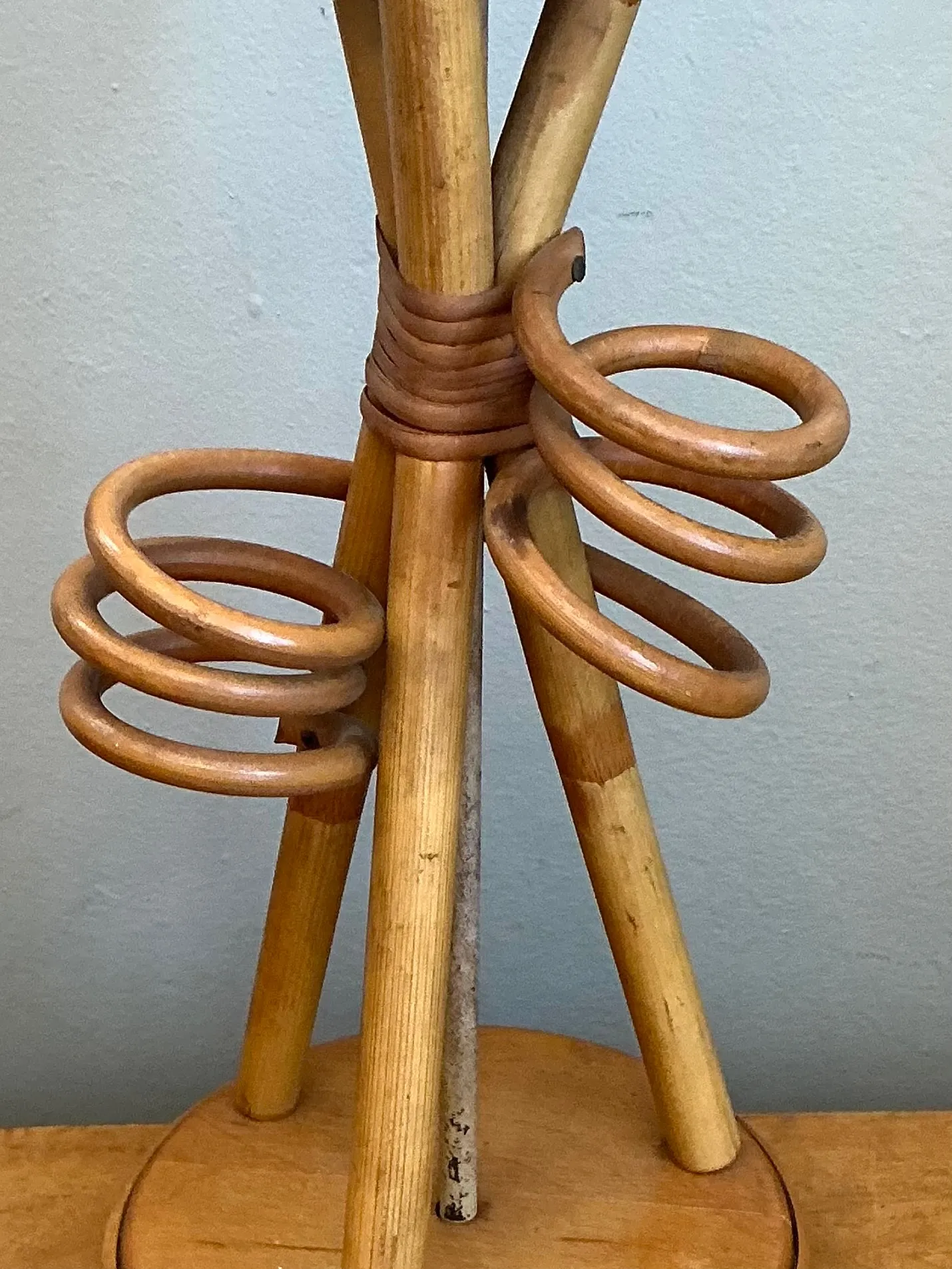 Vintage Rattan Loop Wood Lamp — additional photo 1
