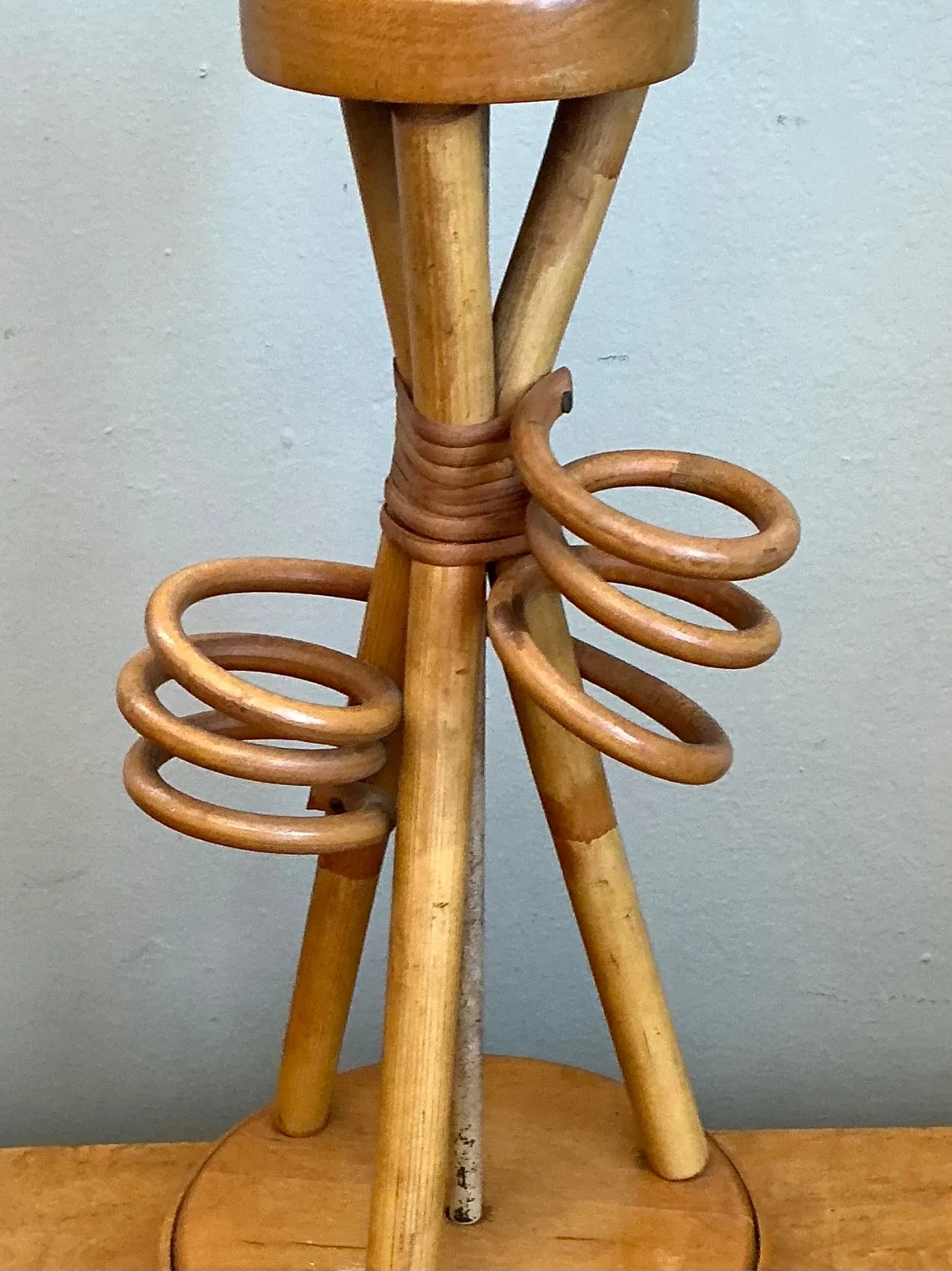 Vintage Rattan Loop Wood Lamp — additional photo 3