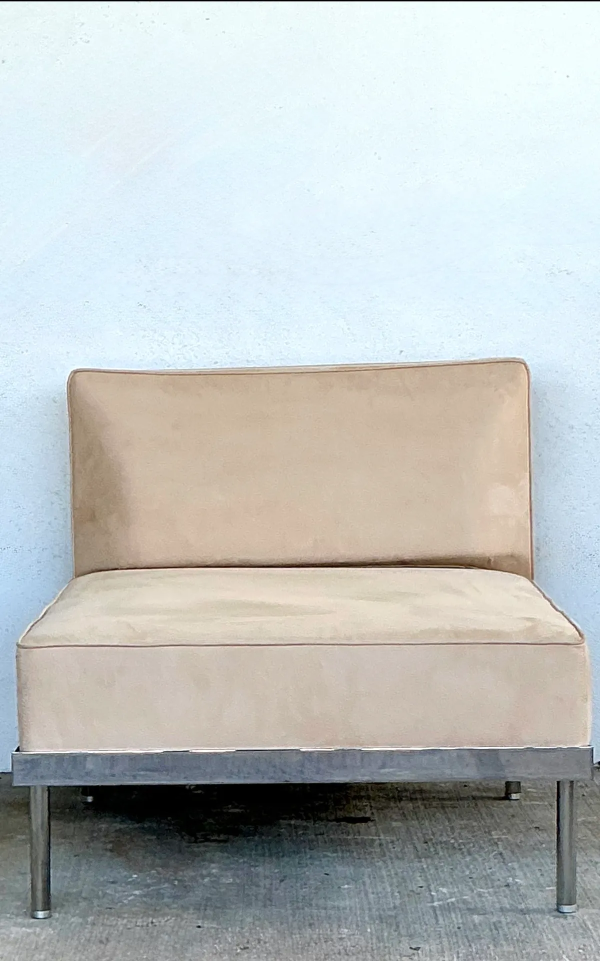 Vintage Minimalist Chrome Base Lounge Chair — additional photo 3