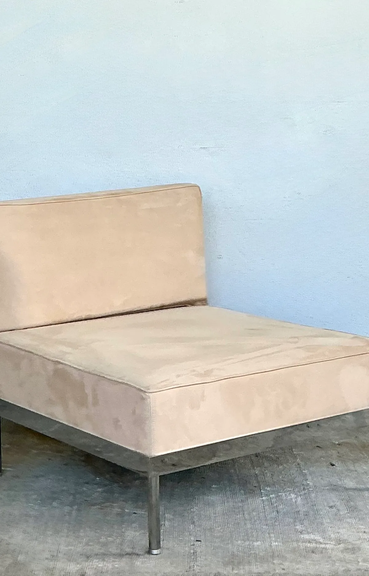 Vintage Minimalist Chrome Base Lounge Chair — additional photo 7