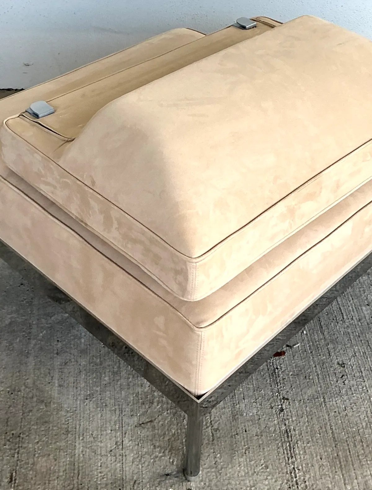 Vintage Minimalist Chrome Base Lounge Chair — additional photo 6
