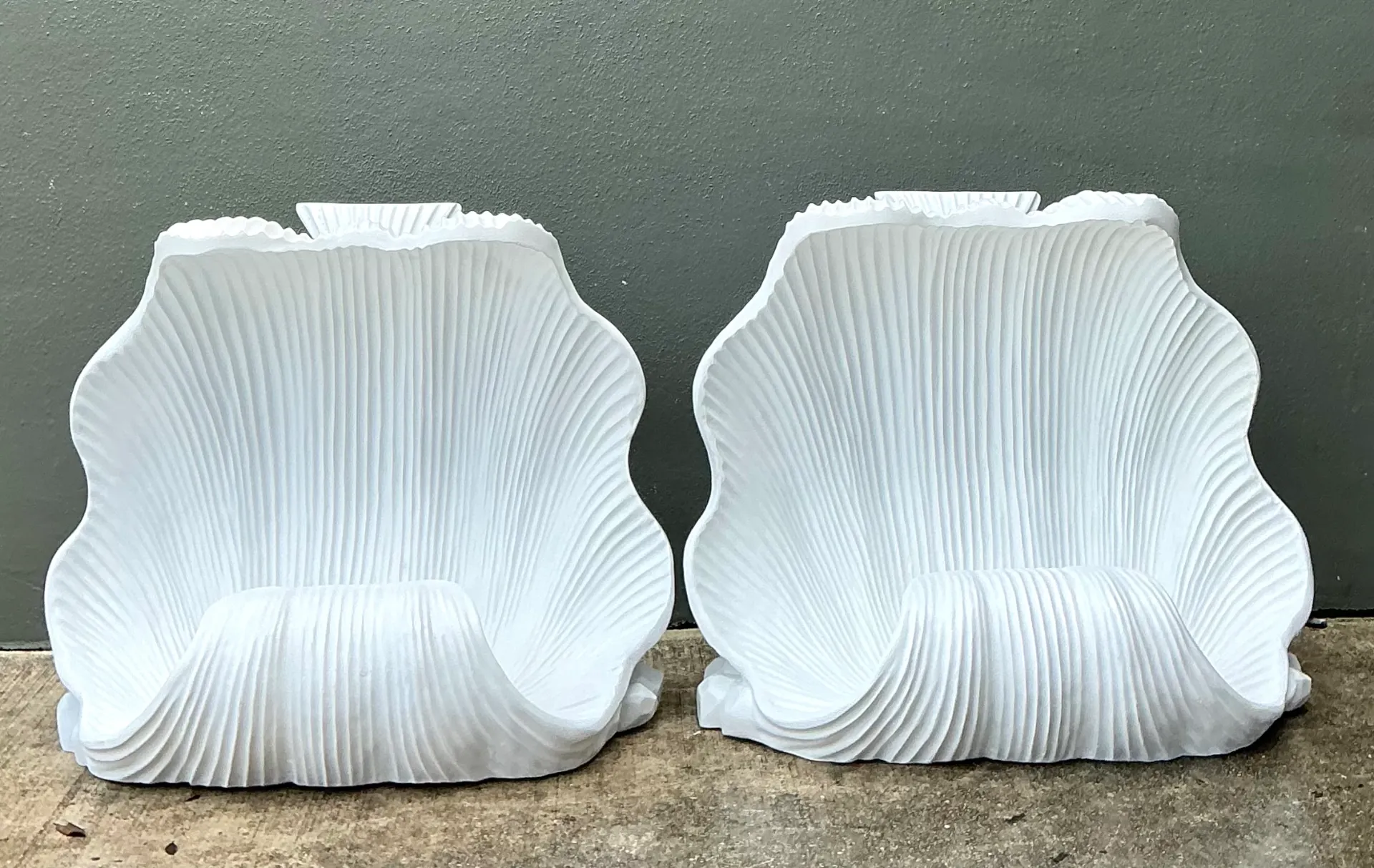 Vintage White Clam Shell Table Pedestals - Pair — additional photo 4