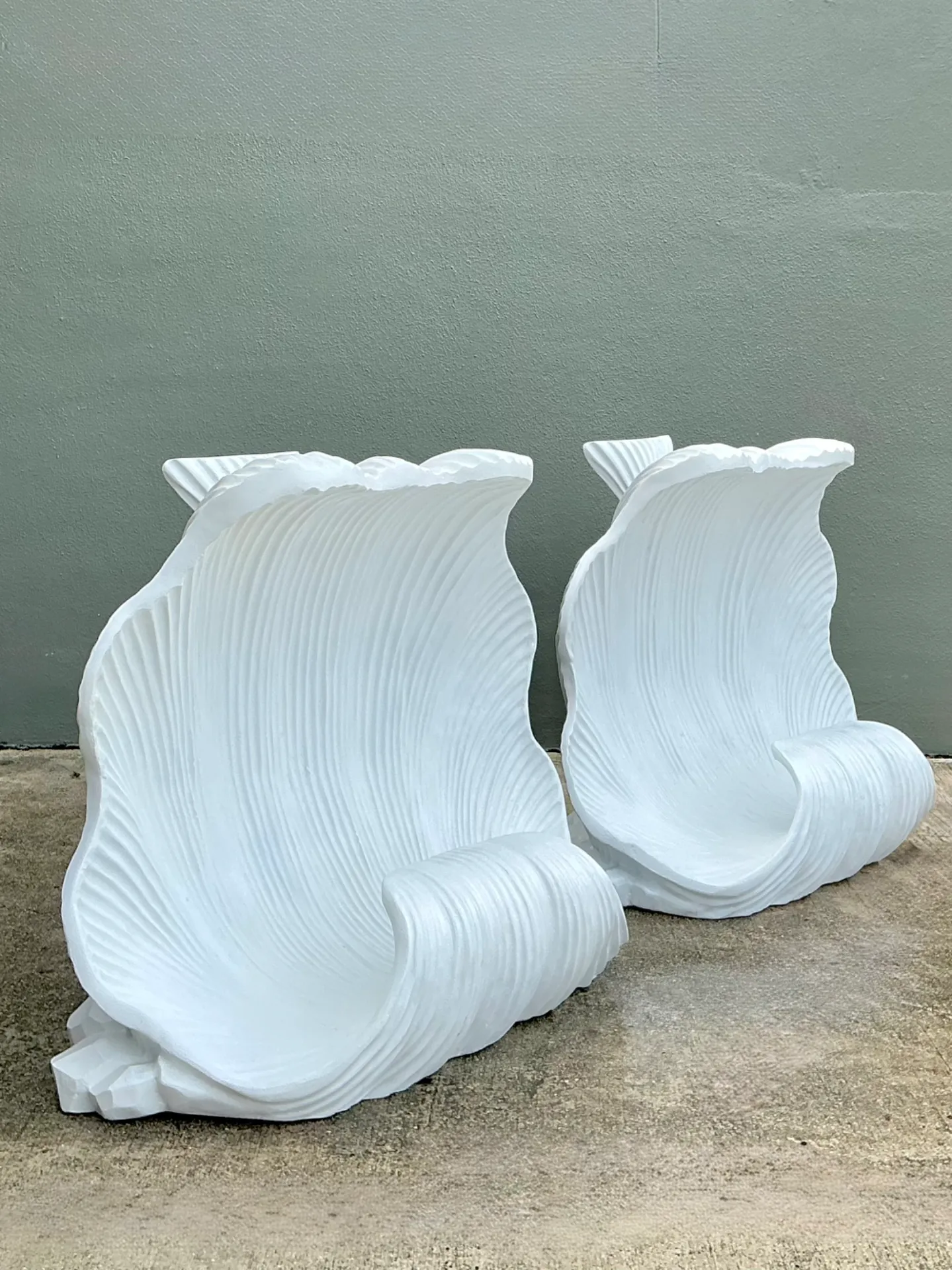 Vintage White Clam Shell Table Pedestals - Pair — additional photo 3