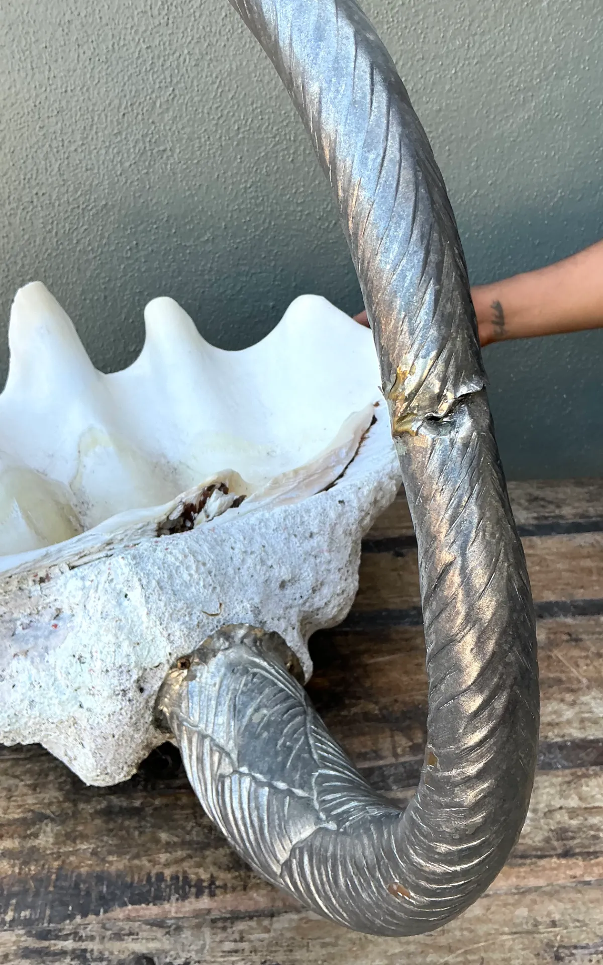 Vintage Monumental Metal and Clam Shell Swan Centerpiece — additional photo 4