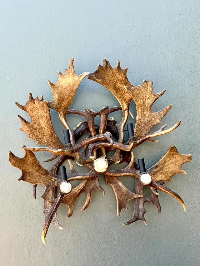 Vintage Monumental Antler and Metal Wall Sconce — additional photo 8