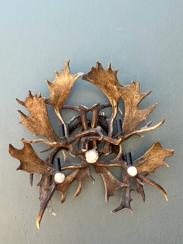Vintage Monumental Antler and Metal Wall Sconce — additional photo 7