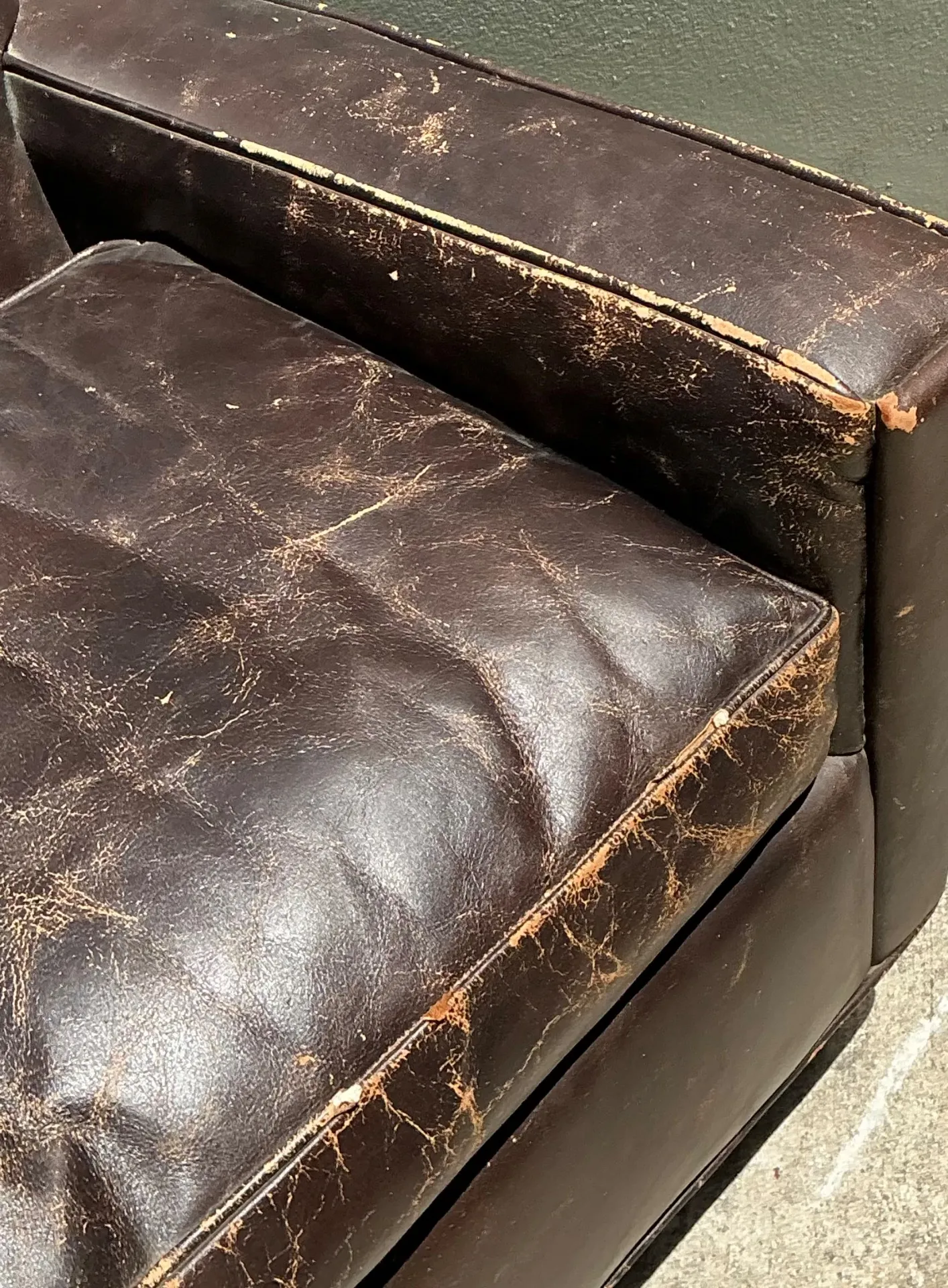 Vintage Old Hickory Distressed Leather Armchairs - Pair — additional photo 6