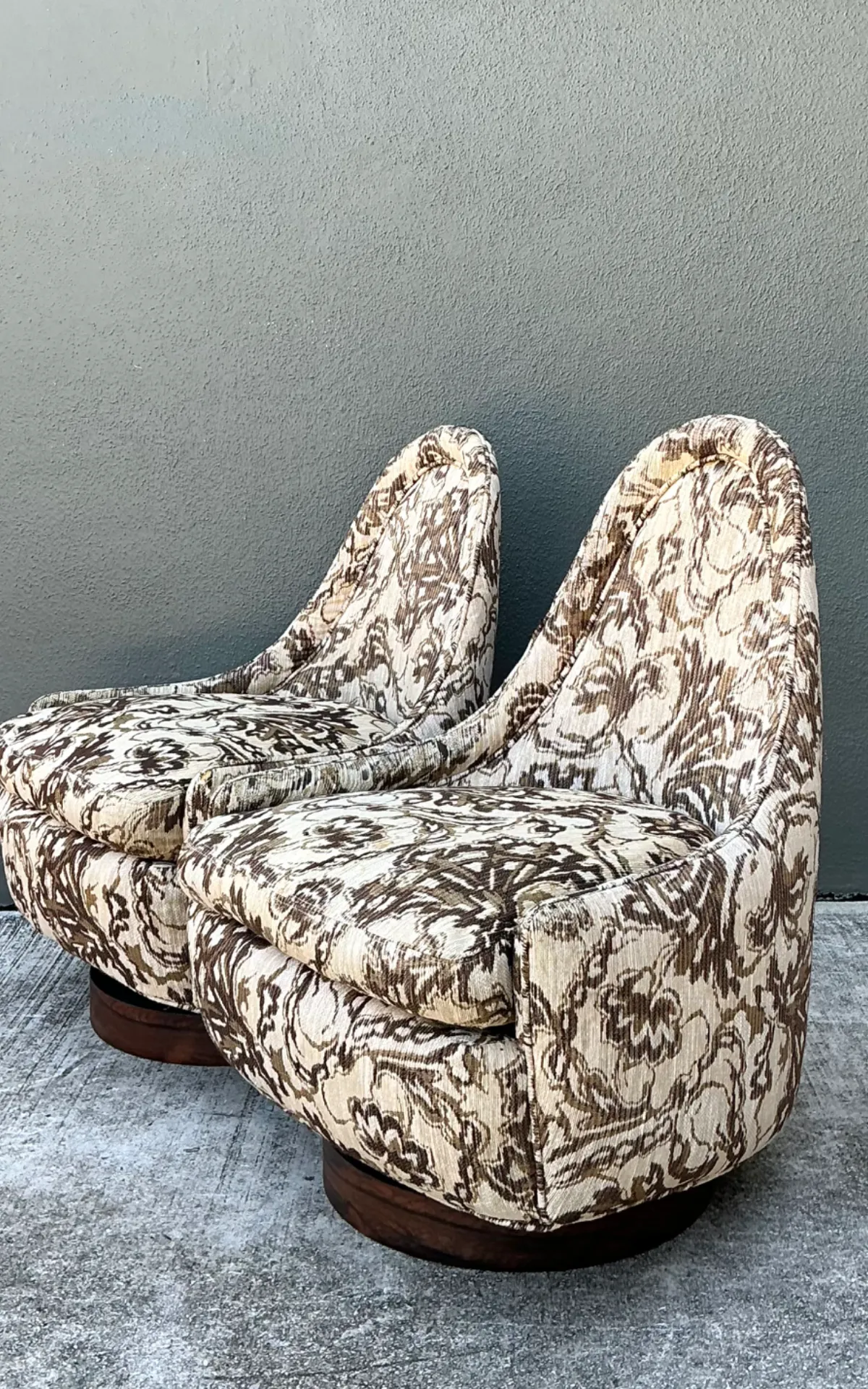 Vintage Milo Baughman For Thayer Coggin Petite Swivel Chairs — additional photo 2