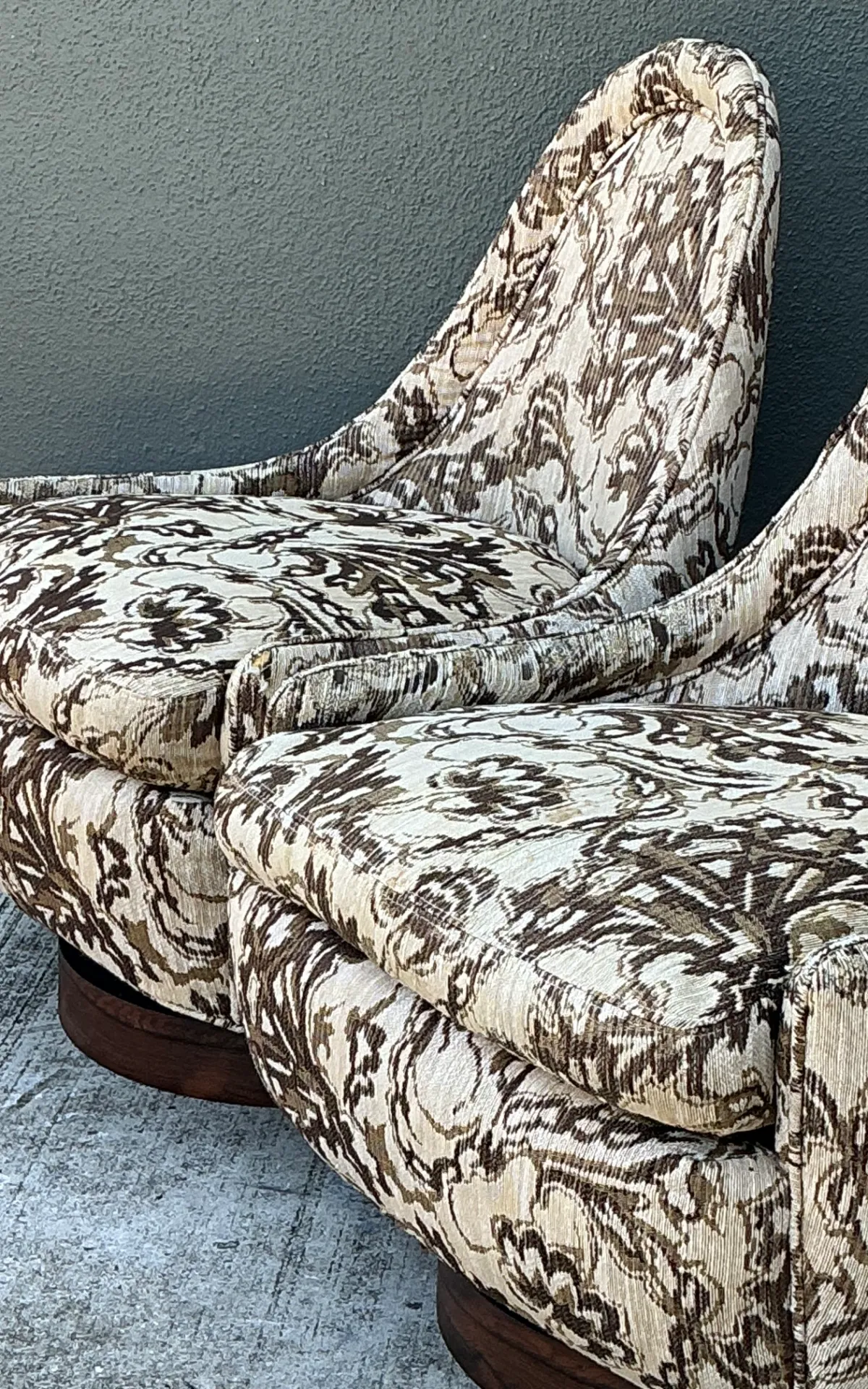 Vintage Milo Baughman For Thayer Coggin Petite Swivel Chairs — additional photo 4