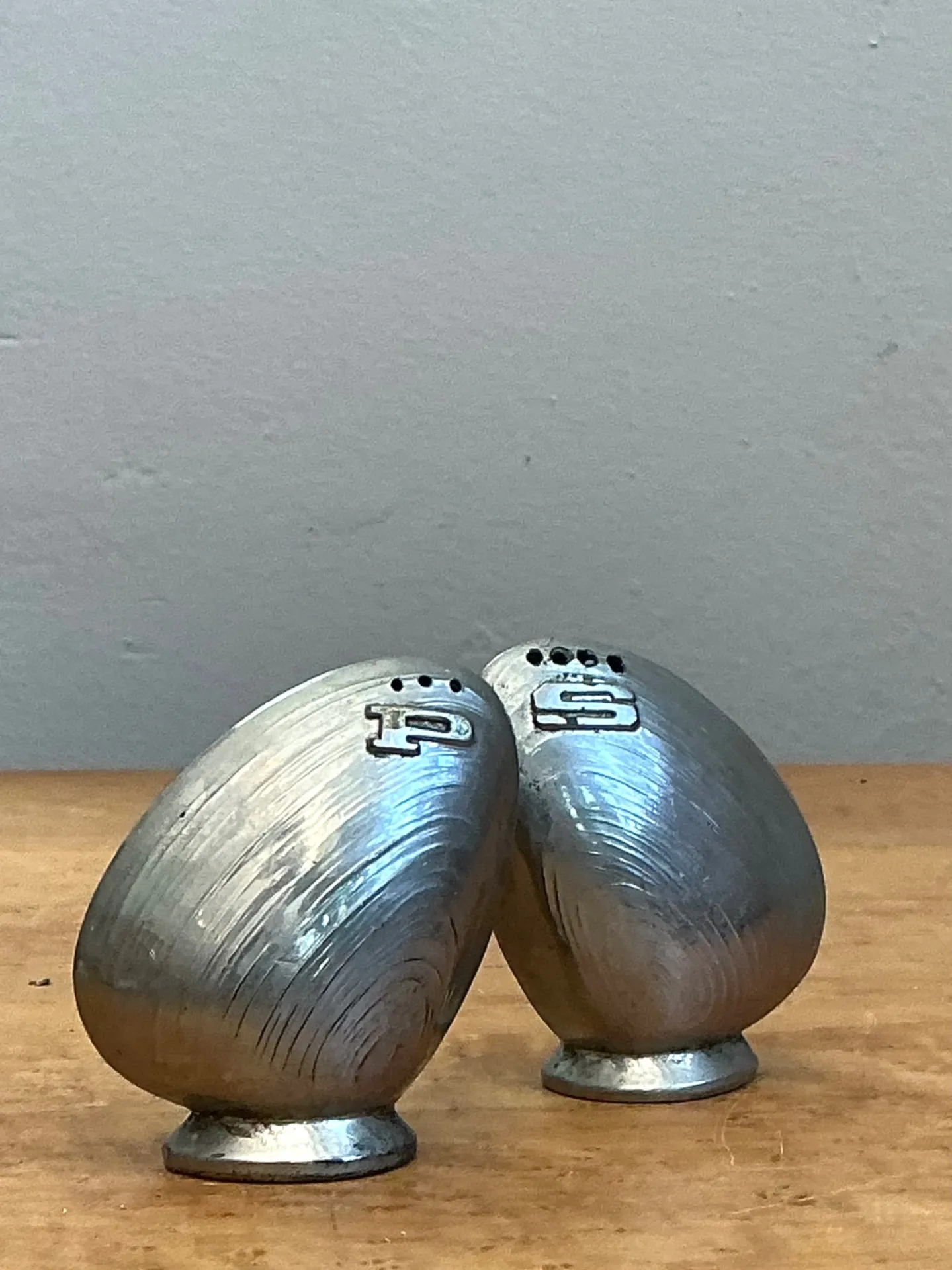 Vintage Metal Clamshell Salt and Pepper Shakers — additional photo 4