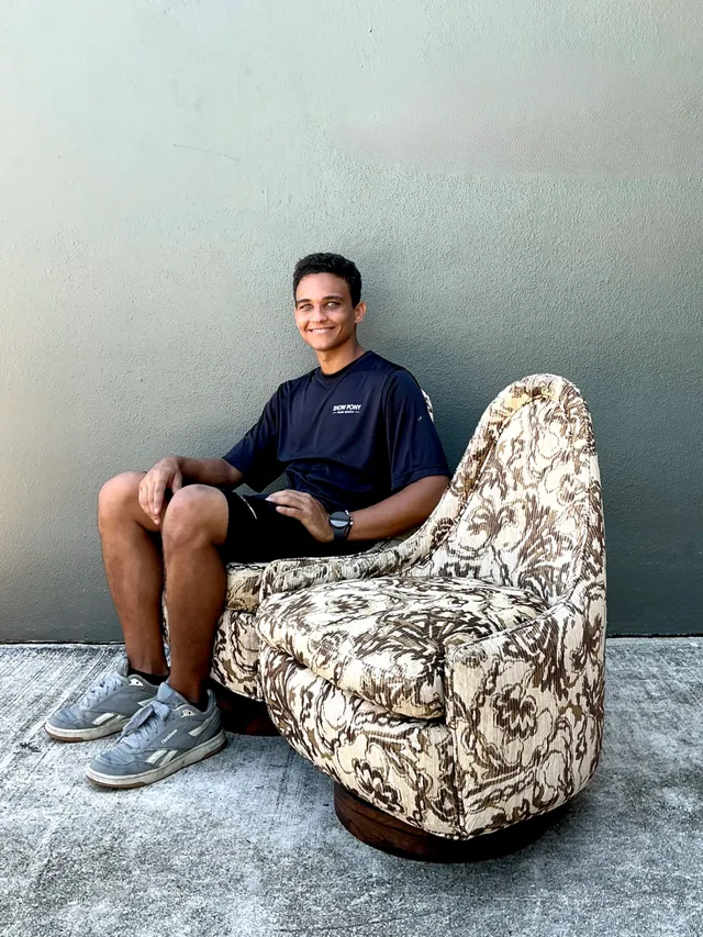 Vintage Milo Baughman For Thayer Coggin Petite Swivel Chairs — additional photo 3