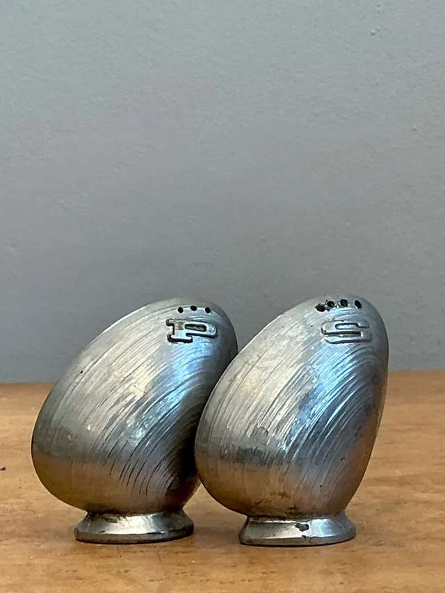 Vintage Metal Clamshell Salt and Pepper Shakers — additional photo 1