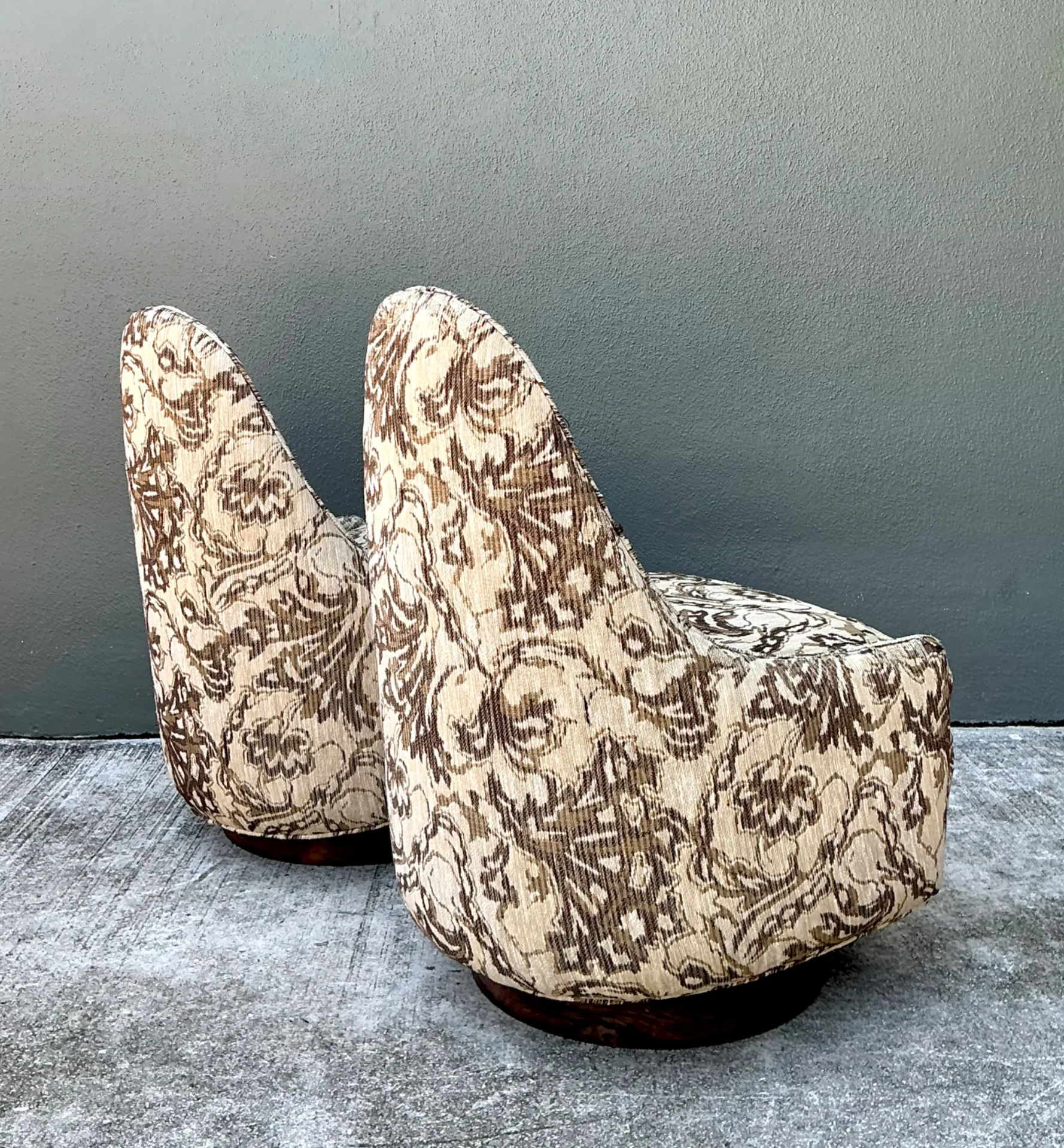 Vintage Milo Baughman For Thayer Coggin Petite Swivel Chairs — additional photo 1