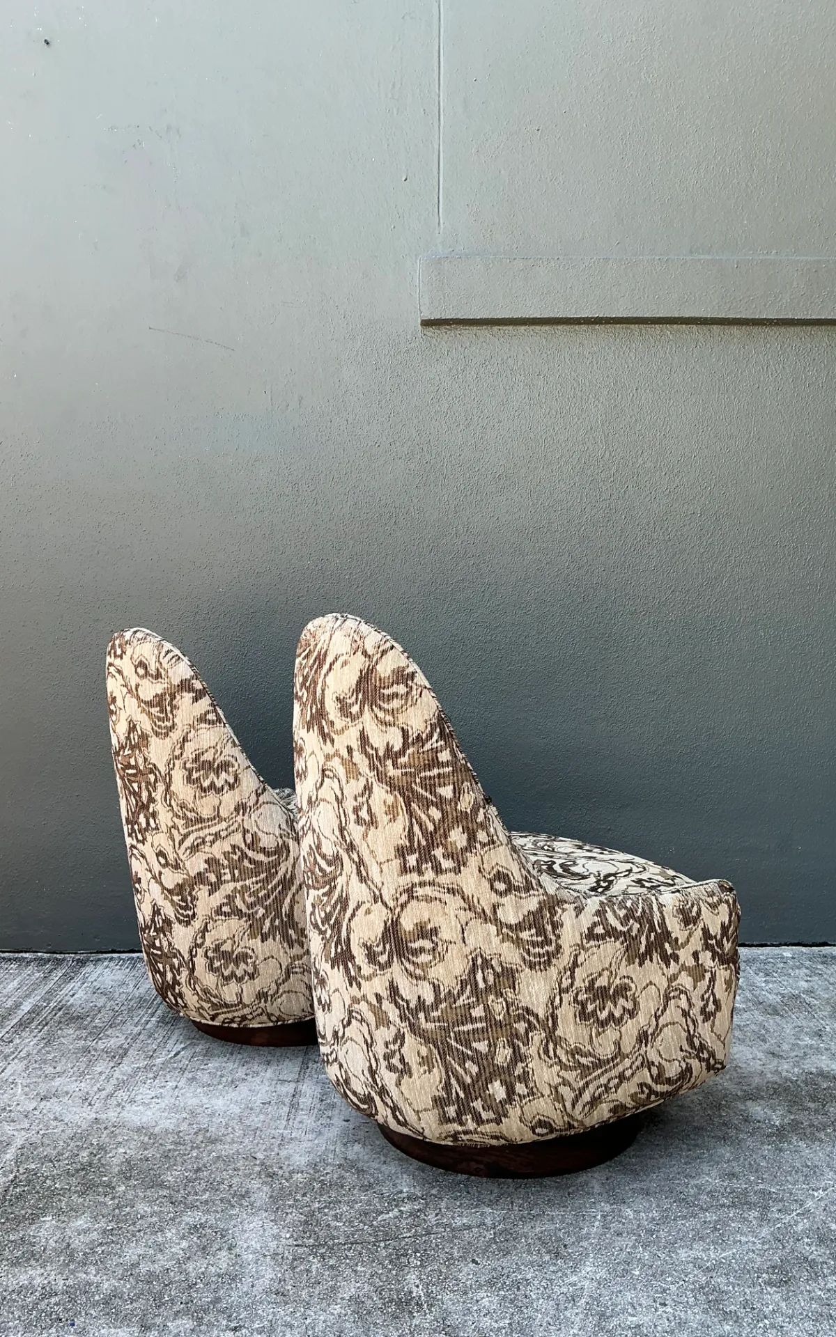 Vintage Milo Baughman For Thayer Coggin Petite Swivel Chairs — additional photo 5