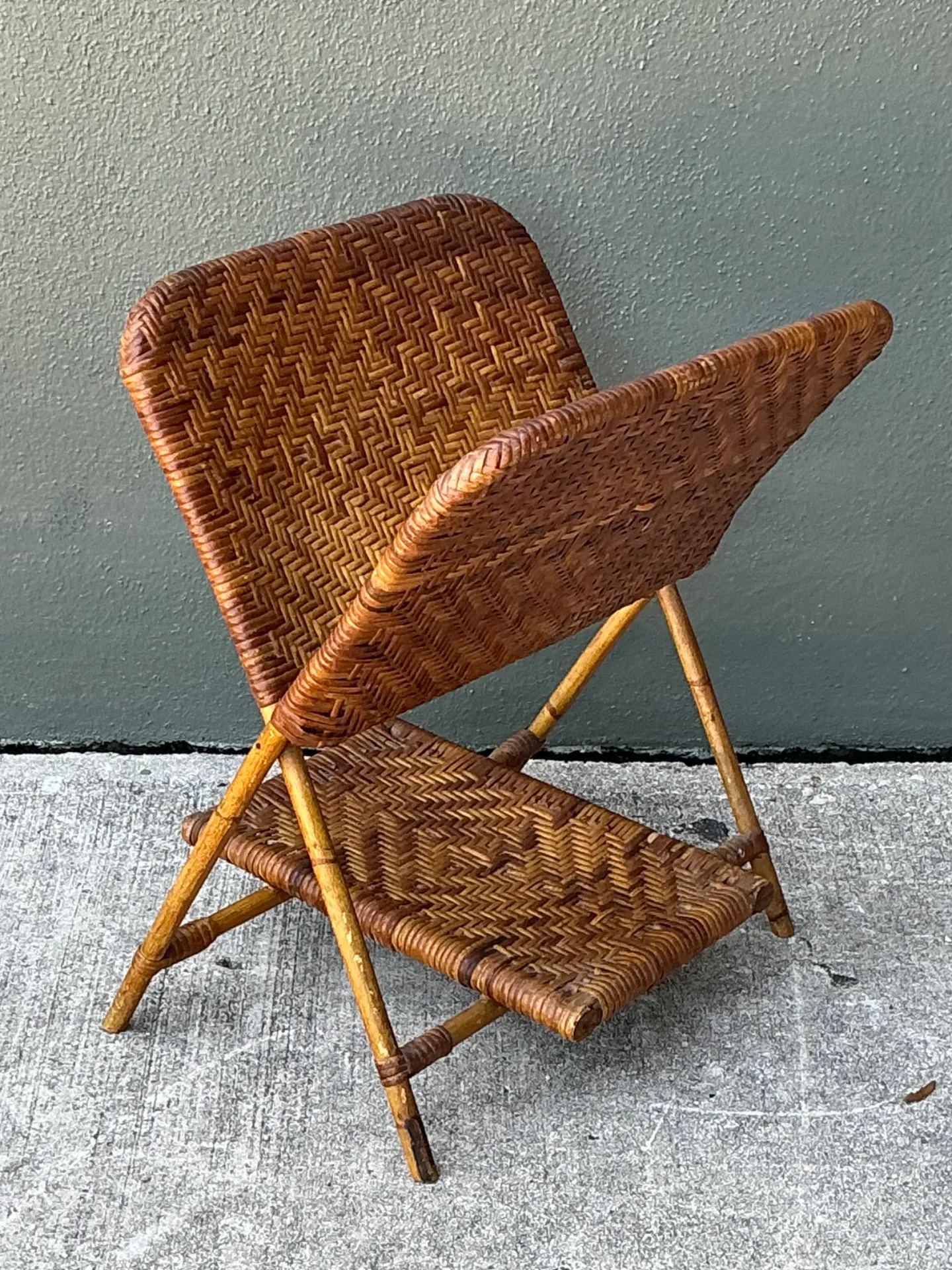 Vintage Rattan Folding Newspaper Holder — additional photo 4