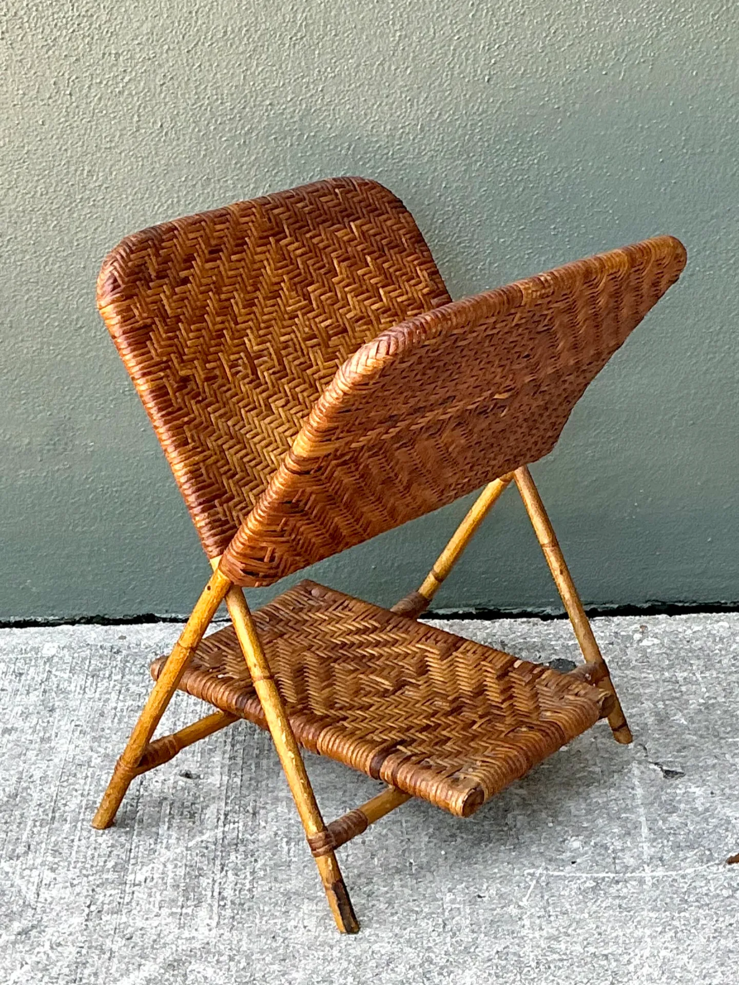Vintage Rattan Folding Newspaper Holder — additional photo 8