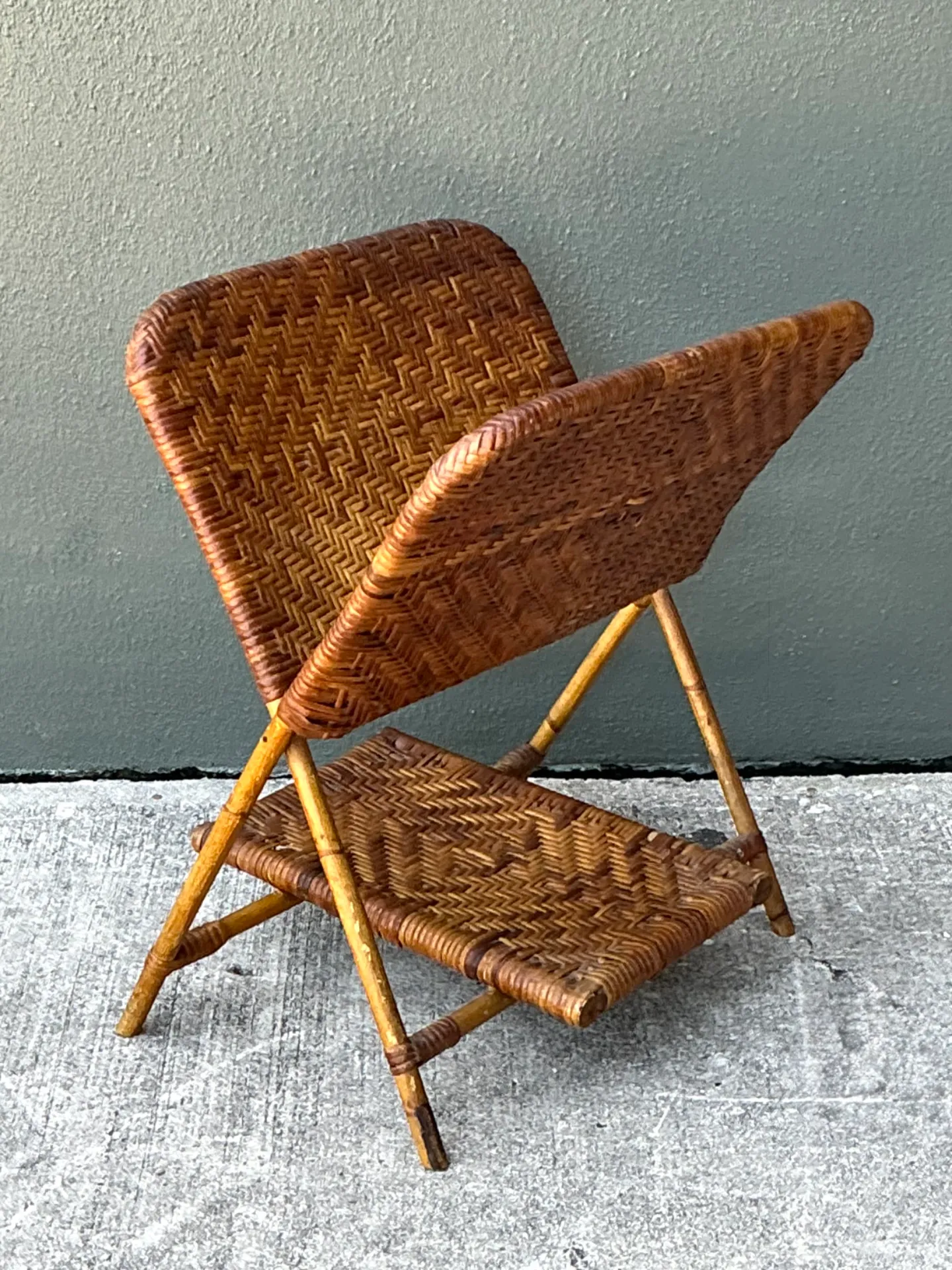 Vintage Rattan Folding Newspaper Holder — additional photo 5