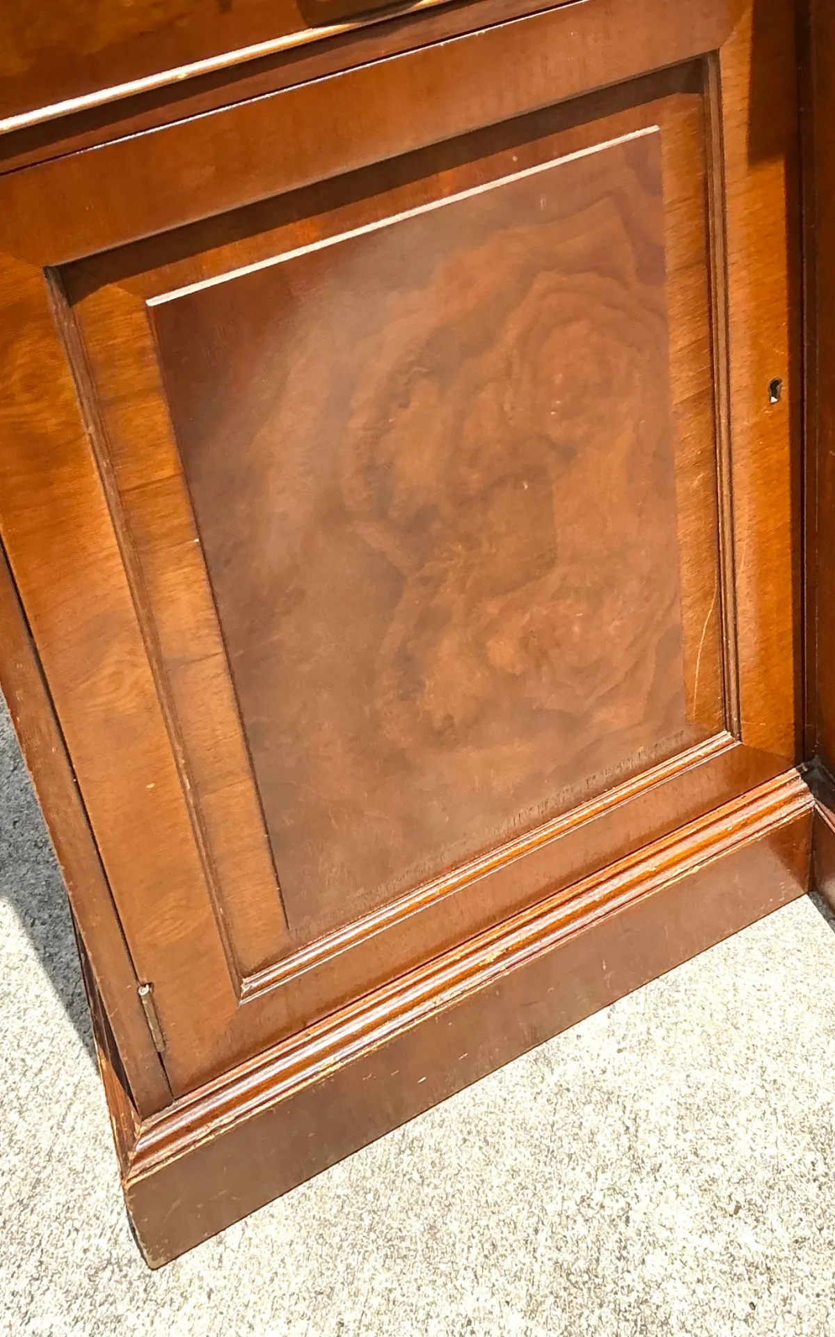 Vintage Flame Mahogany Sideboard Cabinet - Bottom view