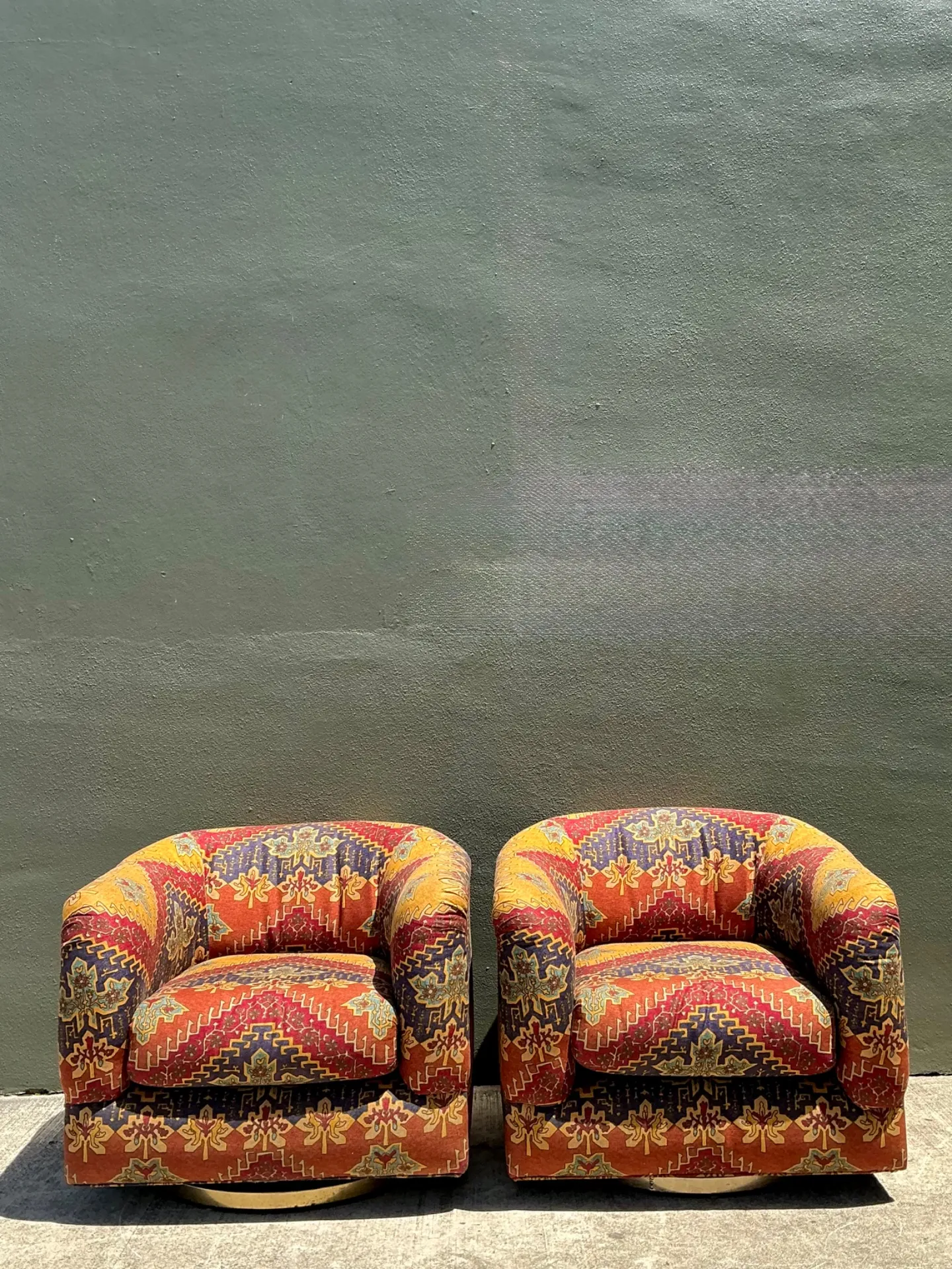Vintage Printed Swivel Armchairs On Brass Plinths - A Pair — additional photo 4