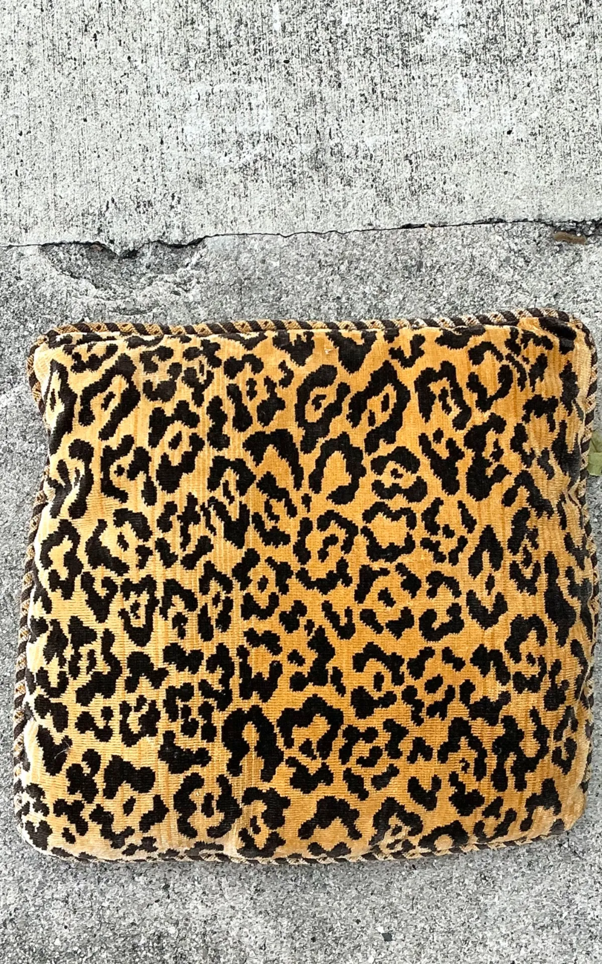 Vintage Scalamandre Leopard Throw Pillow — additional photo 5