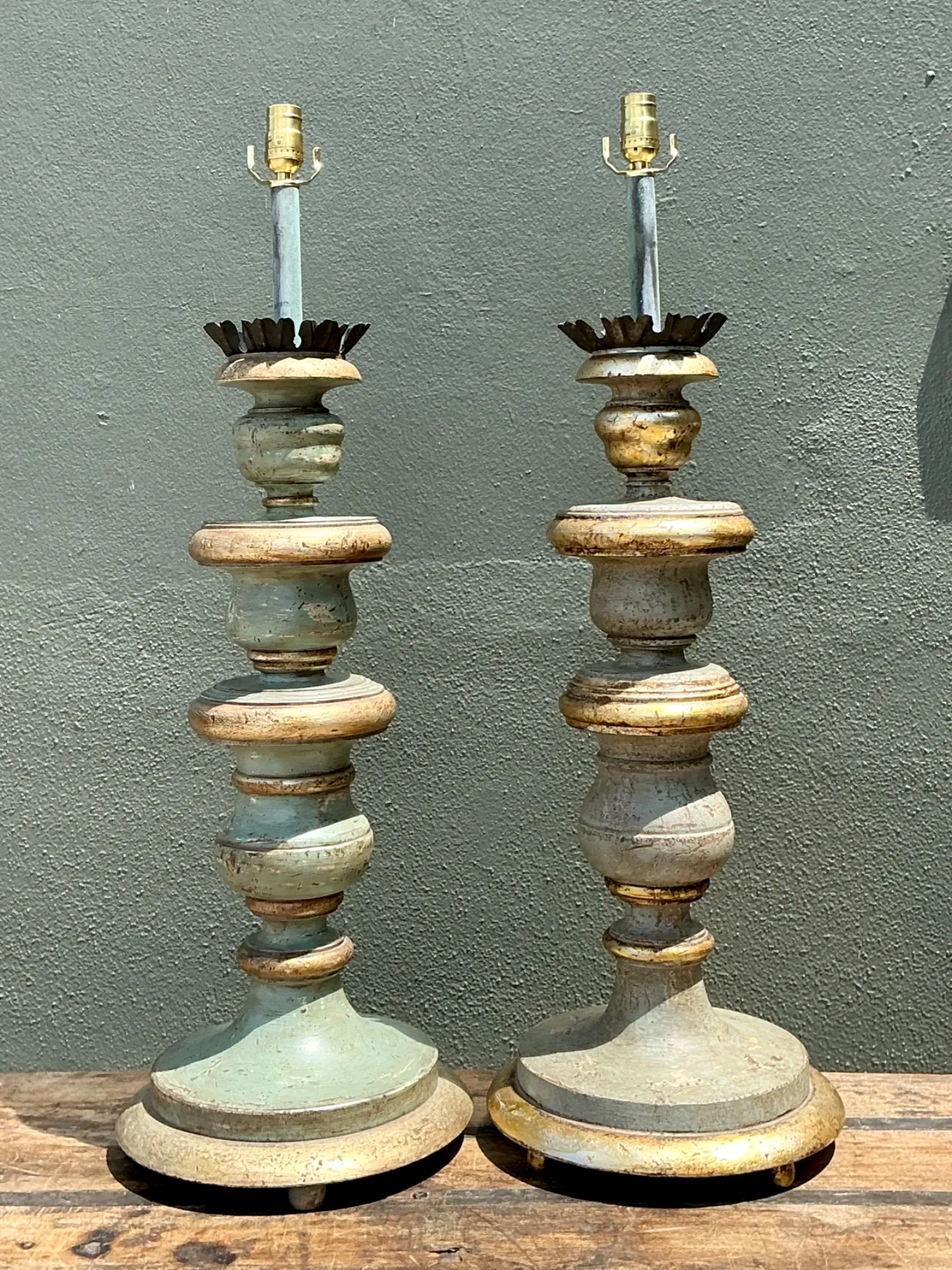 Vintage Italian Gilt Tipped Turned Wood Lamps - Pair — additional photo 1
