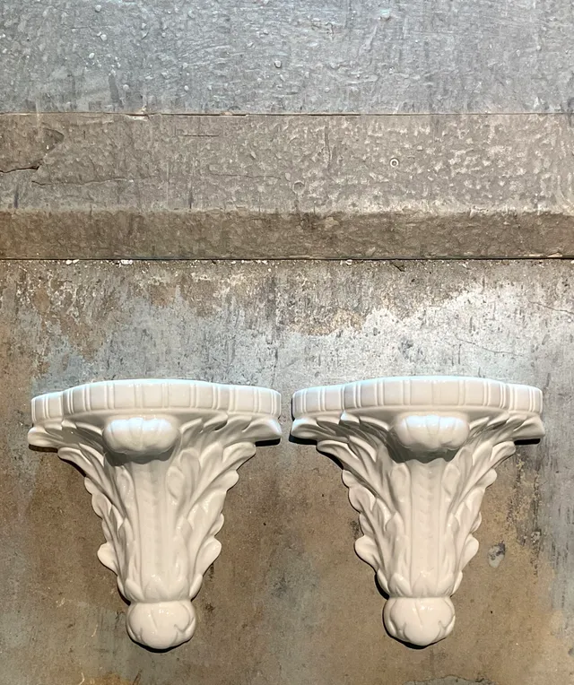 Vintage White Ceramic Wall Brackets - Pair — additional photo 6